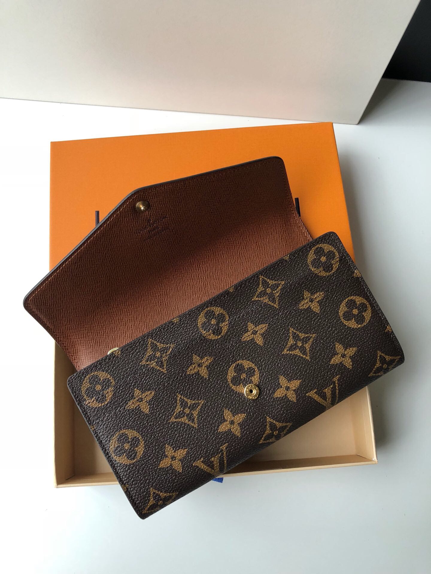 Copylouisvuittonm62236damenarahwalletmonogrammbeschichtetesleinenbraunjpg 11 replica designer bags online store