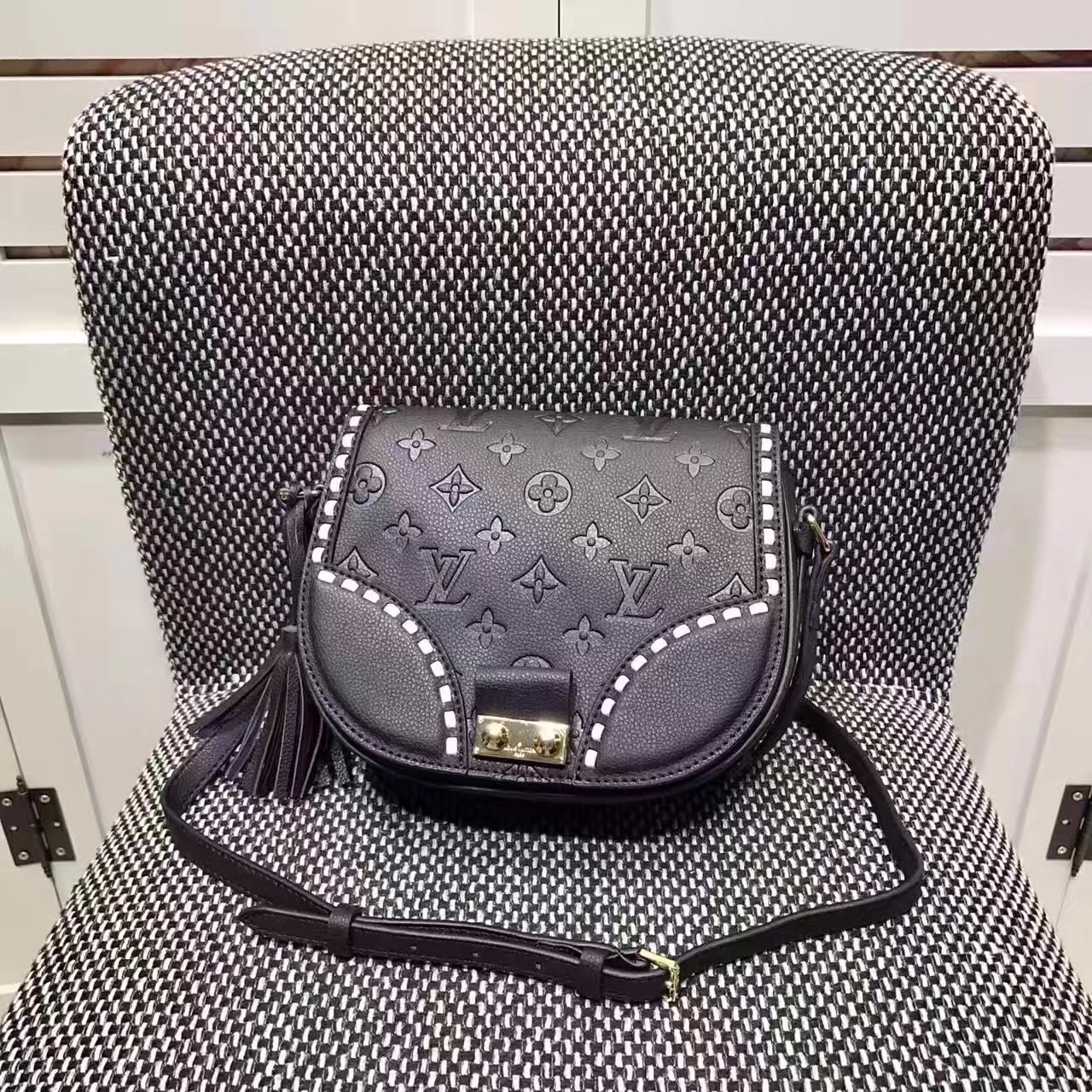 Louisvuittonm43143junotmonogramempreintenvprodnoirbeigejpg 11 replica designer bags online store